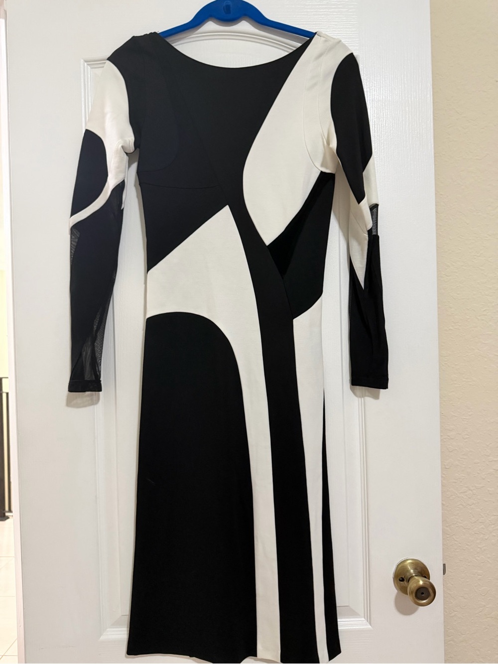 Donna Karan Black and White Long Sleeve Geometric Dress